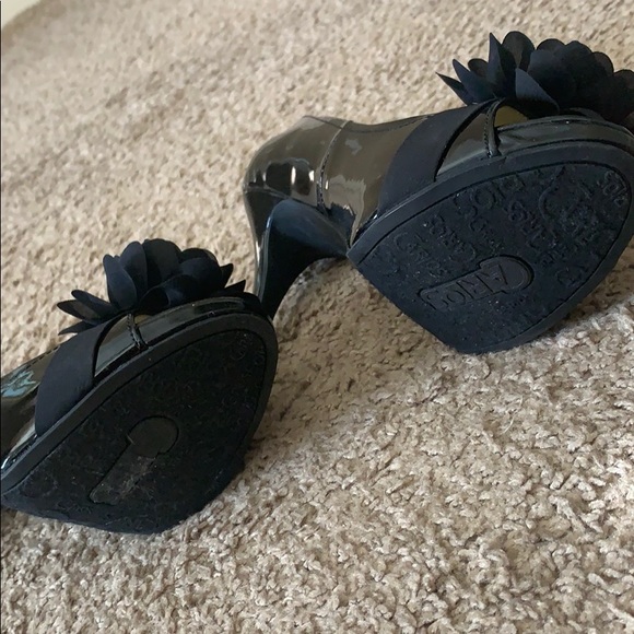 Heels - Picture 3 of 4